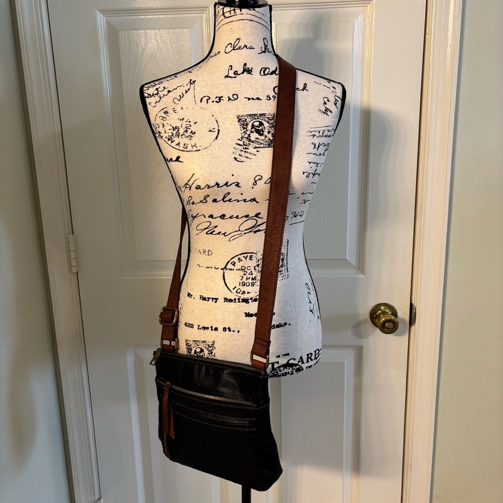 Fossil Vintage Corey Black & Tan Leather Crossbody Bag